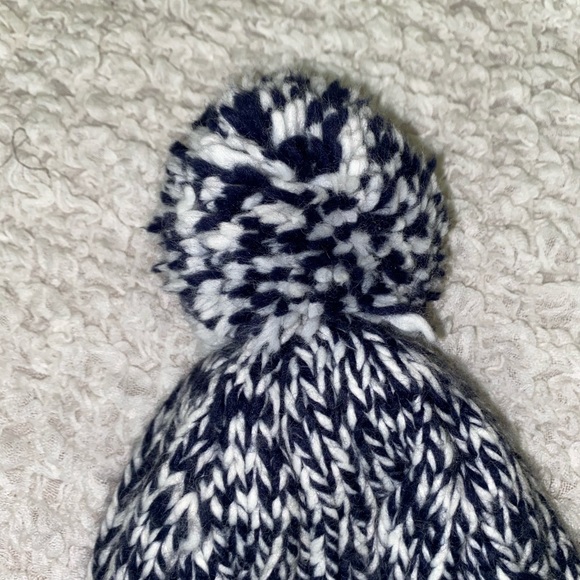 Cute and Cozy Winter Hat - Picture 2 of 2